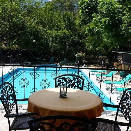 Hotel Sesra Garden Hotel